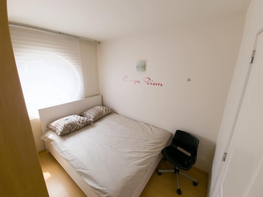 Cozy Studio With Pool Close To The Sea Остенде Екстер'єр фото
